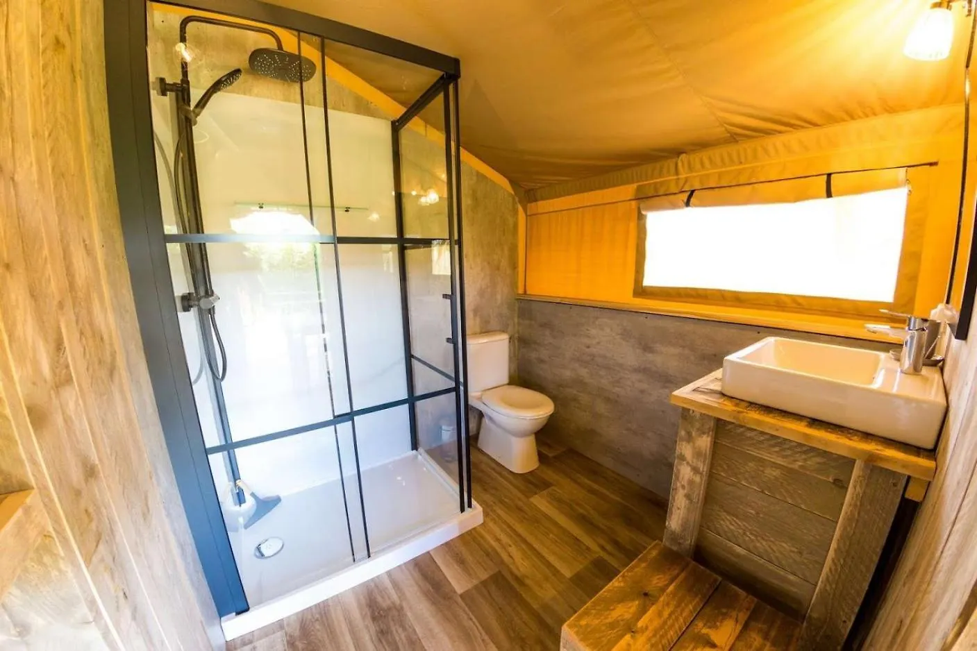 Camping Et Lodges De Coucouzac Lagorce  0*, Lagorce (Ardeche) Frankreich